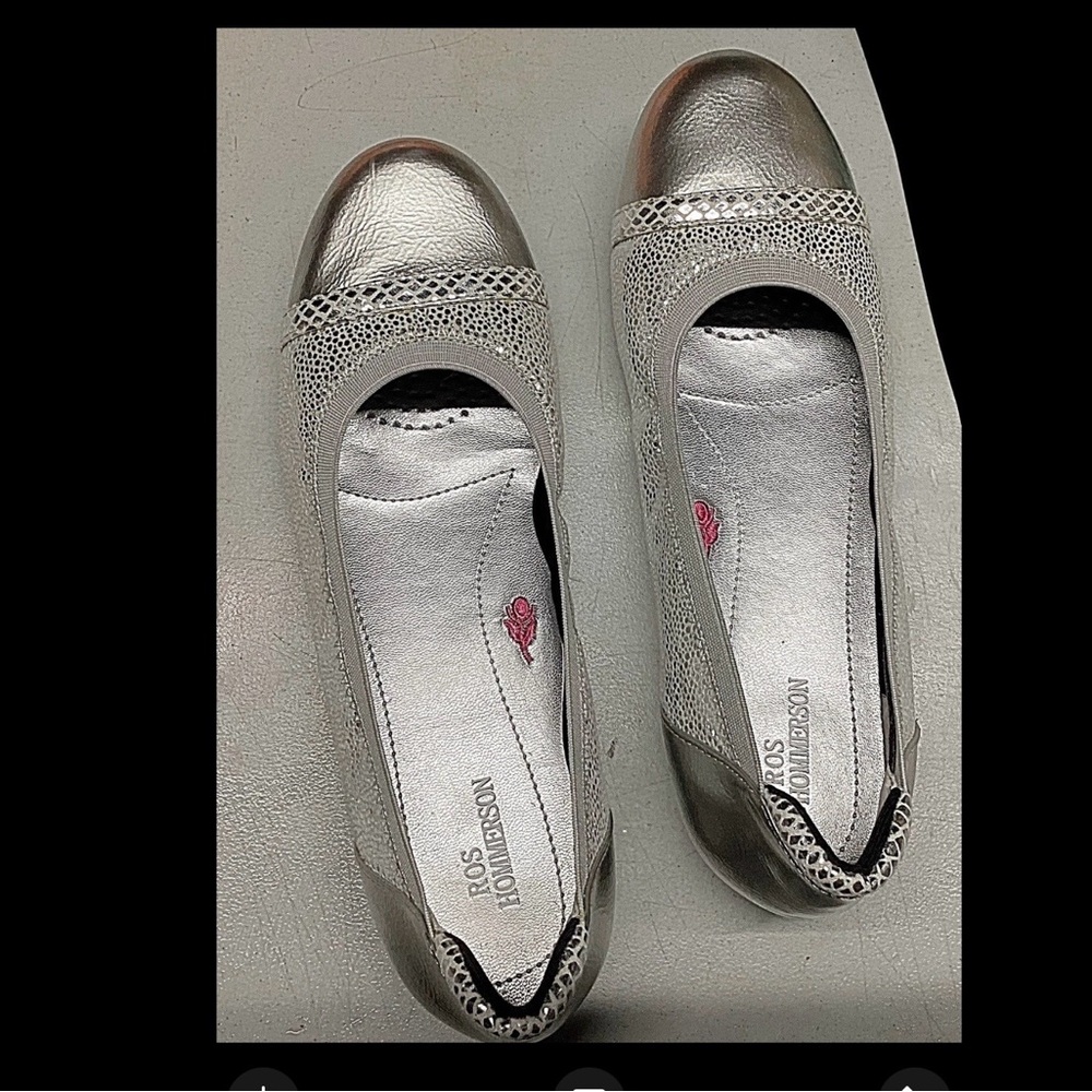 Ros Hommerson Women's Metallic Silver Flats size beautiful dress shoes 8 8m